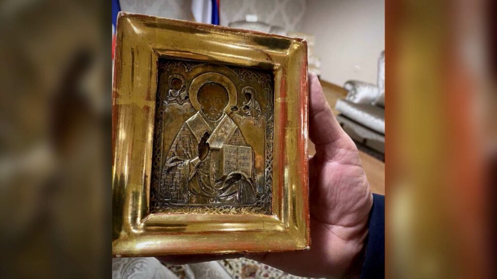 EDC19707 C6A2 4DEE BD16 536F7BEF7457