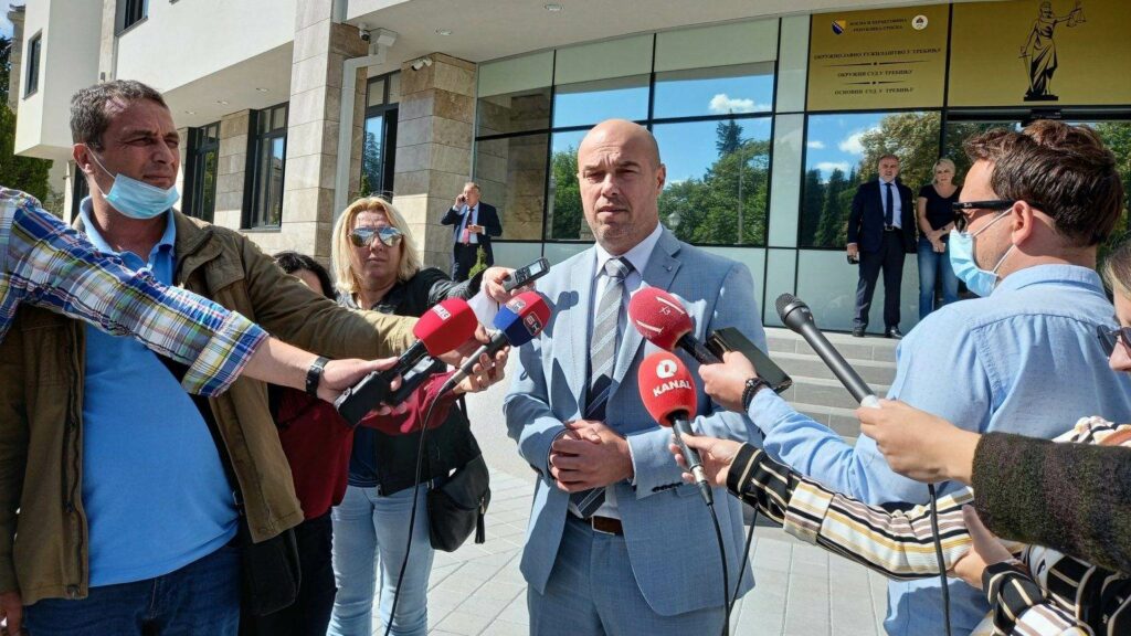 EjKMyC4XcAIdFpS e1601483082527 1536x864 1