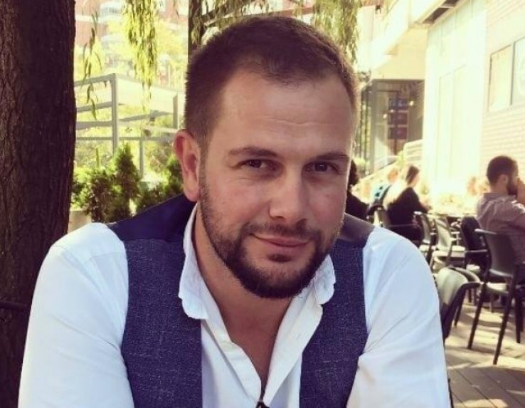 FA780307 F146 4BD9 A6A6 BCC508F4AA83