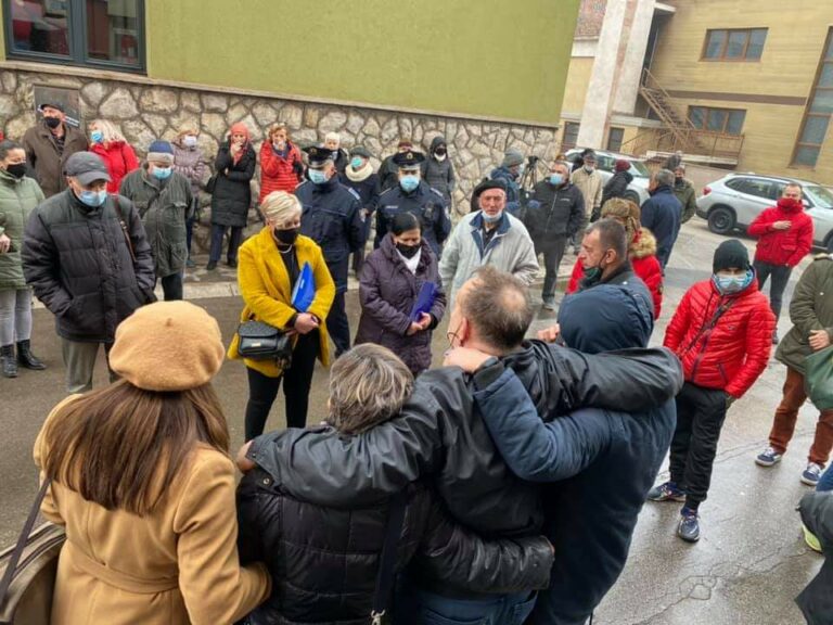 Deložacija četveročlane porodice u Zenici, na terenu policija