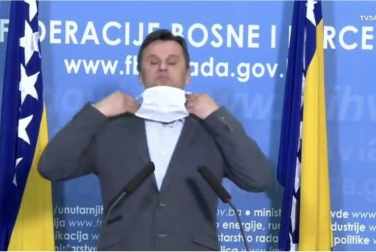 Novalić o blamu sa maskom