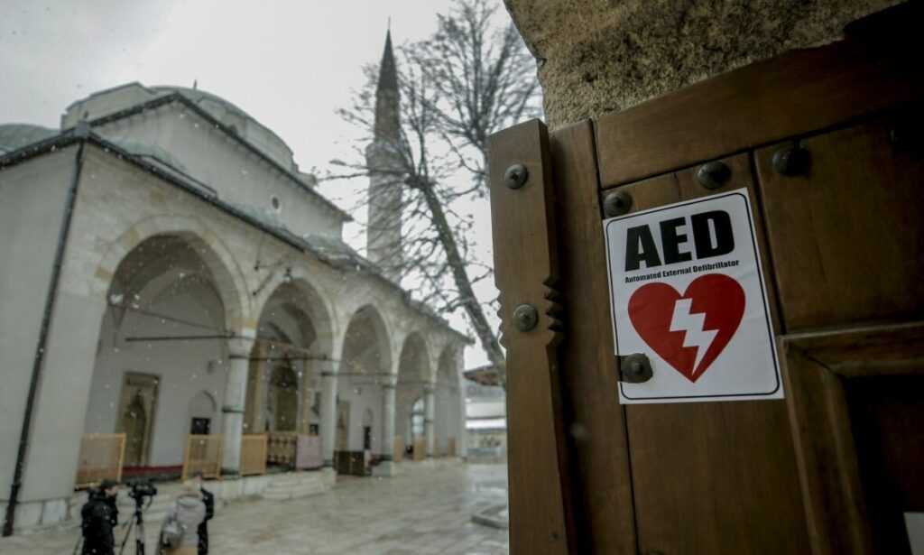 Gazi Husrev begova dzamija defibrilator8