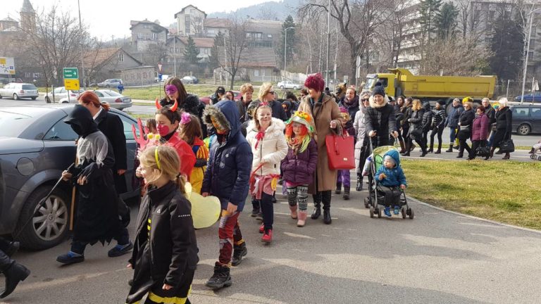 Zeničani šarenim bojama maškara razbili subotnje sivilo