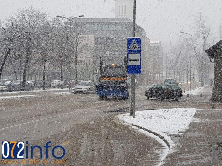 Meteo prilike: Snijeg u cijeloj BiH, saobraćaj otežan i u Zenici (FOTO)