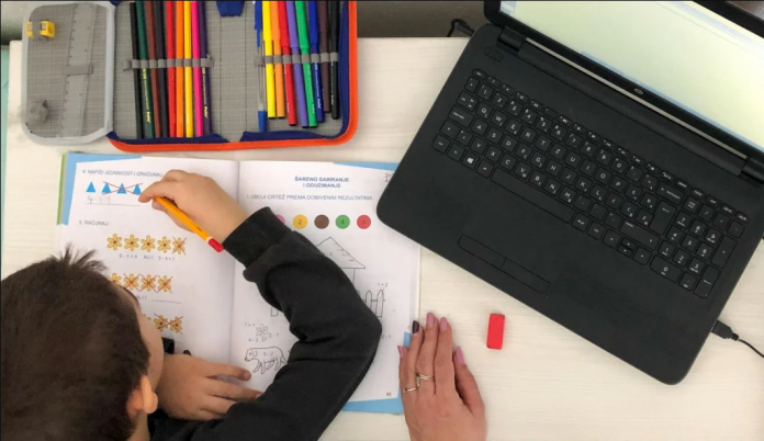 Iskustva nastavnika sa online nastavom 696x402 1