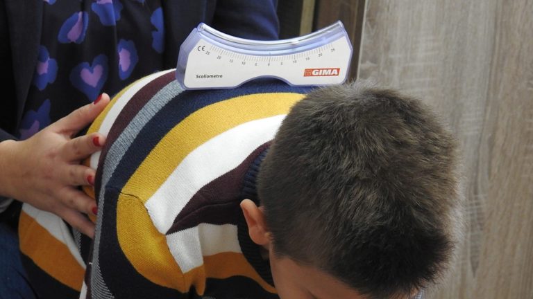 Pregledi u ZDK: Svaki sedmi srednjoškolac upućen ljekaru zbog kičme