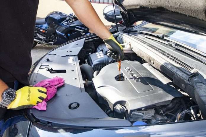 MEHANICAR MOTOR VOZILO 696x464 1