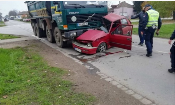 Povezao juga na tehnicki pregled podletio pod kamion i na mjestu ostao mrtav 696x417 1