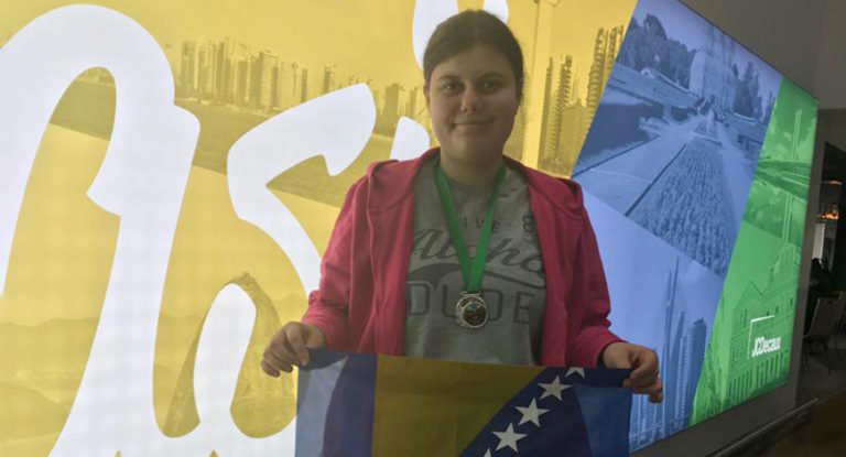 Zeničanka Melika Lošić na smotri znanja u SAD-u osvojila četiri medalje