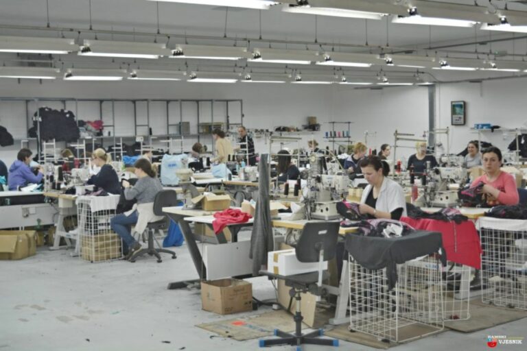 Koronavirus u BiH: Zatvorena fabrika, 16 radnica zaraženo