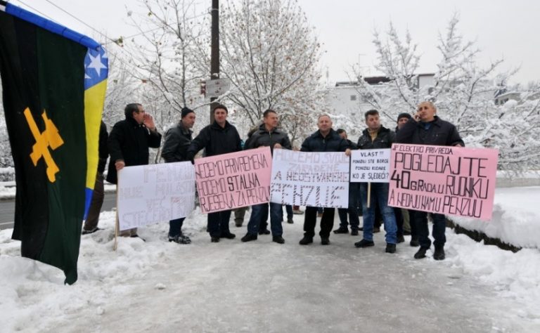 Zenički rudari: Preživjeli gorski udar i 40 godina pod zemljom ali penziju ne mogu dobiti