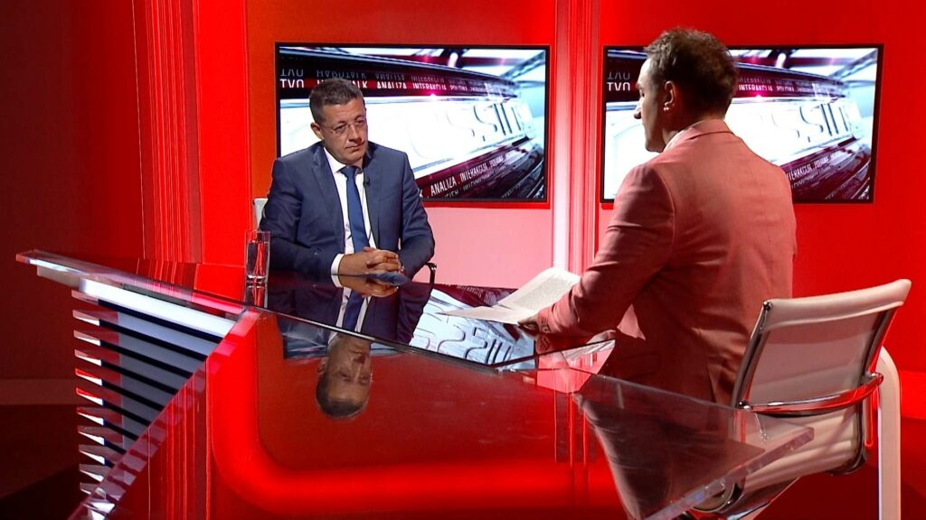 SA ALEKSANDRA IZLOZBA PKG ADG 1 20200916 145335043 00 12 57 15 Still012