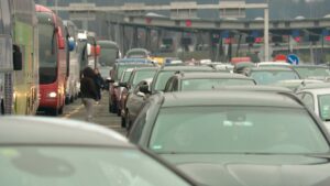 SA IKONA FOLLOW PKG SEM 1 20201221 165059908 00 00 32 00 Still010