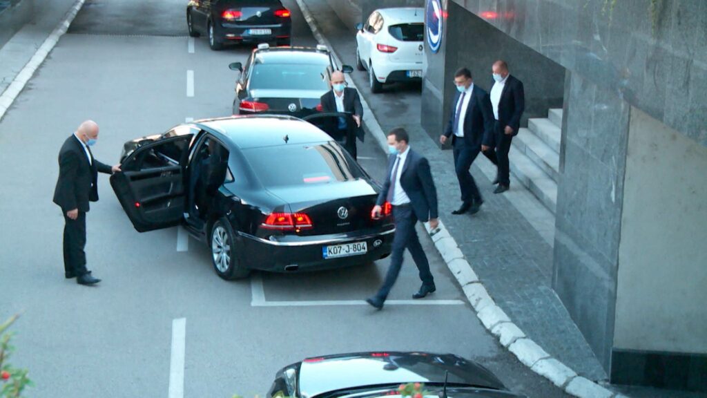 SA ODVOJENI ZIVOT PKG ADS 1 20200924 164927745 mxf 00 01 32 22 Still001