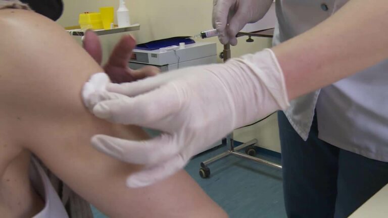 Slovenija: Ovisnik se navodno umjesto drugih vakcinisao 23 puta