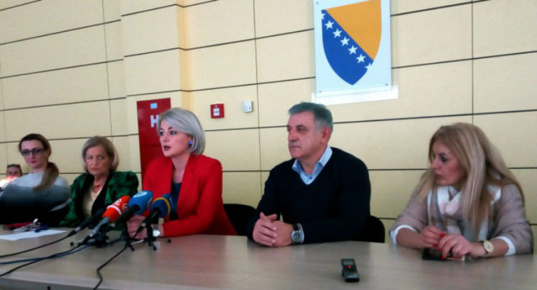 Državni službenici i zaposlenici tvrde da su u “diskriminatornom položaju”