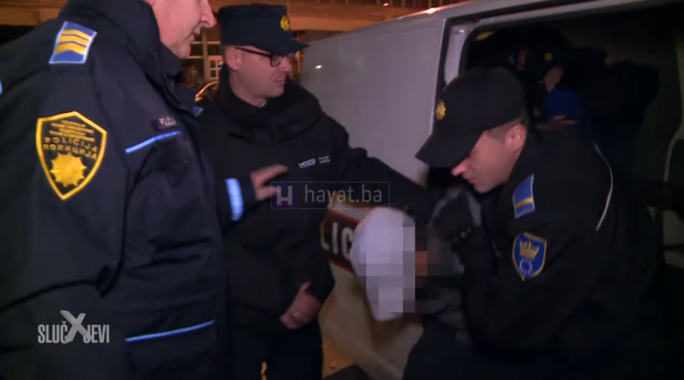 Zeničanin igrao bingo u kladionici, a policija mu pronašla spid i marihuanu (VIDEO)