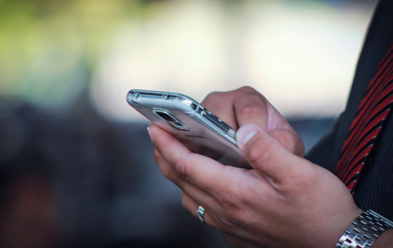 U bh. institucijama ne štede na mobilnim telefonima: Evo ko najviše troši