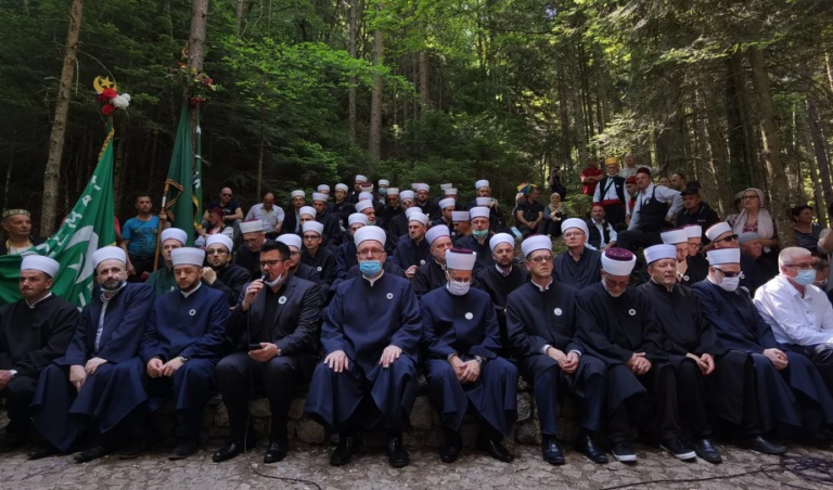 Koliko su vjerski skupovi u BiH s hiljadama posjetilaca prijetnja za širenje virusa