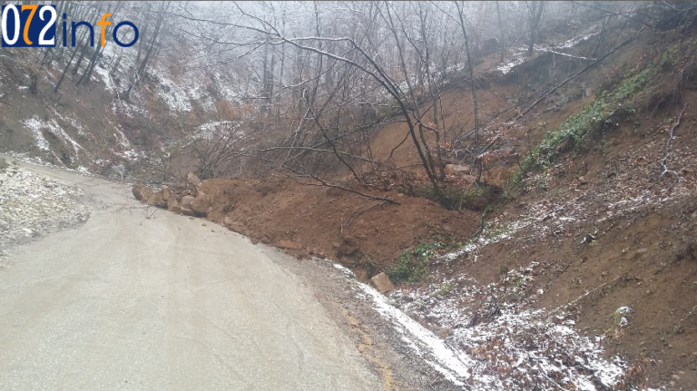 U Željeznom Polju odron na putu