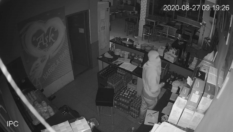 Maglaj: Obio vrata nargila bara, otuđio stvari u vrijednosti oko 700KM (VIDEO)