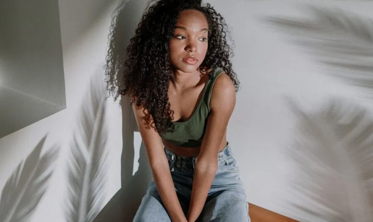 Jednim potezom dobit ćete tijelo iz snova: Ovi modni trikovi će vam pomoći da vizuelno suzite figuru