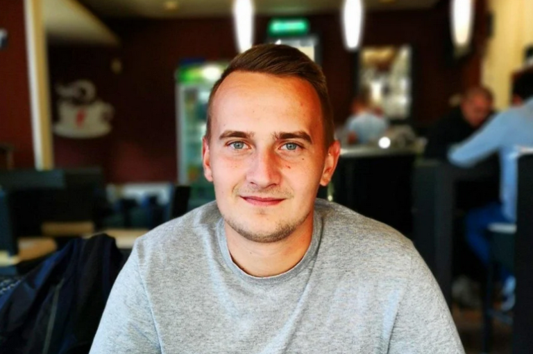 Još jedan slučaj nestale bebe na UKC Tuzla: Haris Omerović tvrdi da mu je brat živ