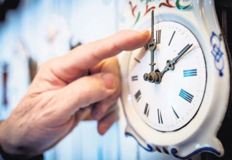 Kada počinje zimsko računanje vremena i kada se kazaljke vraćaju jedan sat unazad