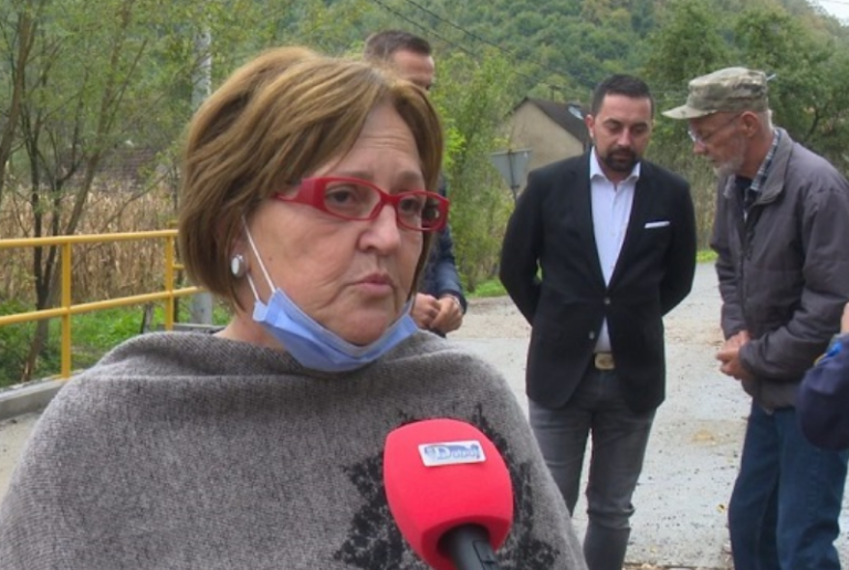 Ovo je direktorica škole Mevlida Dervišefendić koja je kaznila djevojčicu jer je slavila Dan državnosti BiH