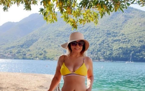 Skinula se Neda Ukraden! Svi gledaju u donji dio fotografije, a evo zbog čega