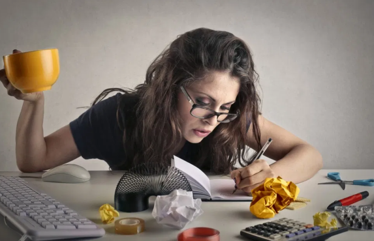 Pet znakova koji otkrivaju da ste ovisni o stresu