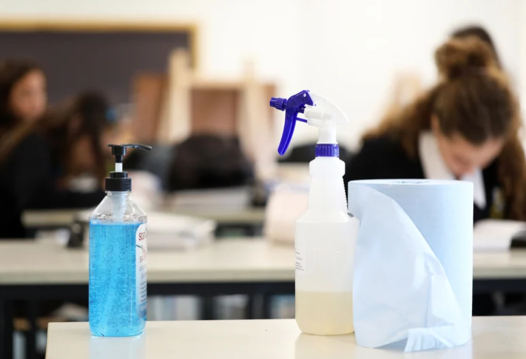 Škole u BiH dobijaju sredstva za dezinfekciju i sapune u vrijednosti od 124.000 KM