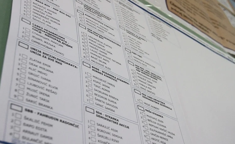 Veliki broj “običnih ljudi” se kandiduje na izborima, ali se zna čije su glavne uloge