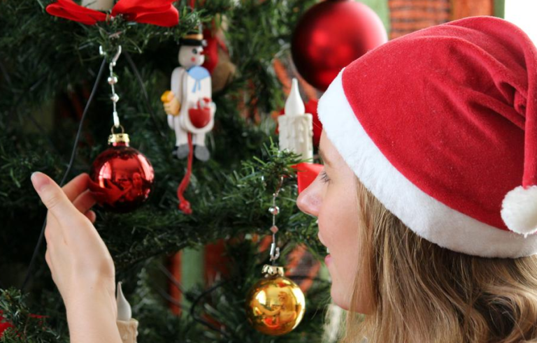 Da li znate zašto su baš crvena i zelena glavne praznične boje?