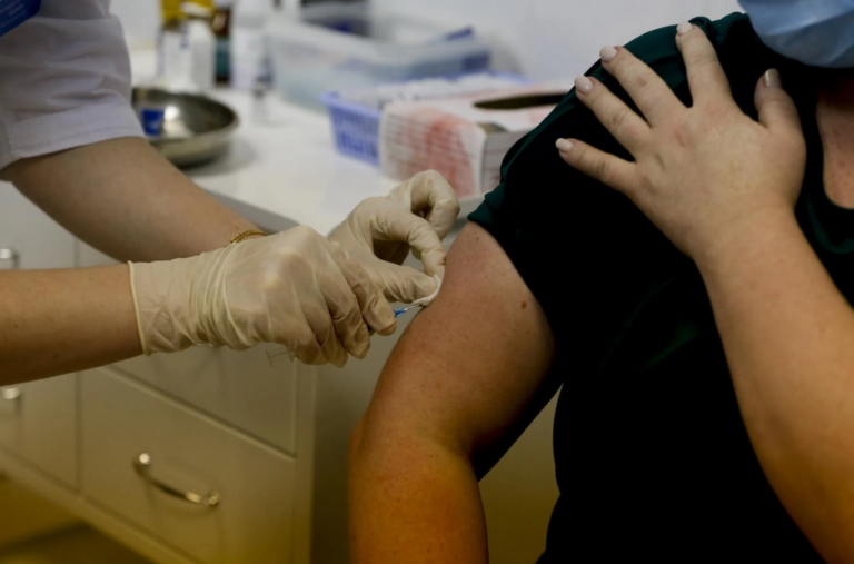 Nada na pomolu: Vakcina protiv korone bi mogla na tržištu biti već krajem decembra