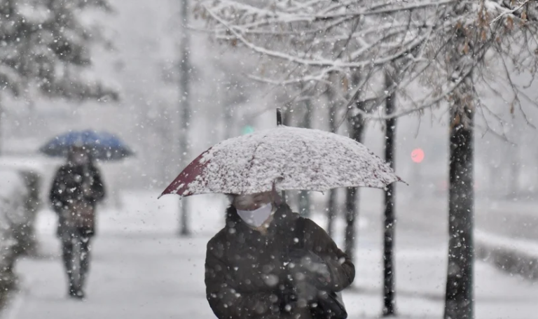 Snijeg zabijelio mnoge gradove u BiH, očekuje se i narednih dana