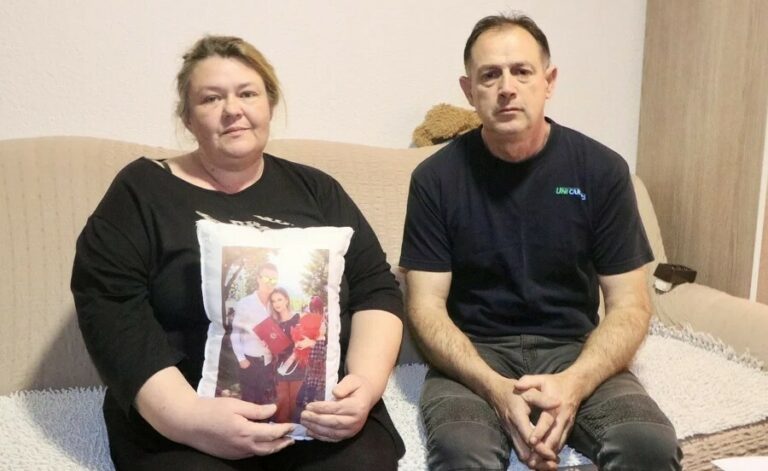 Nakon stravičnog sudara kod Tuzle roditelji poginulog mladića tvrde da on nije vozio auto