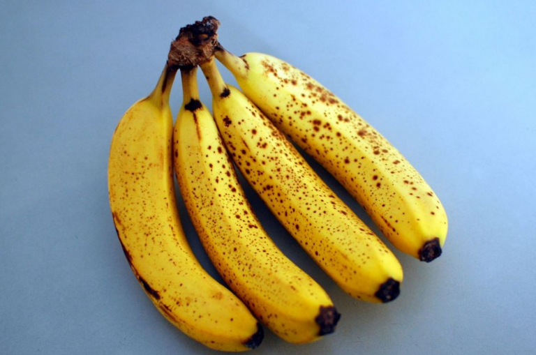 Evo šta će vam se dogoditi ako budete jeli banane s tamnim tačkama
