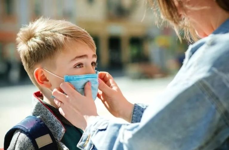 Kome treba maska, a kome zdrav razum? Evo kada maska postaje izvor zaraze