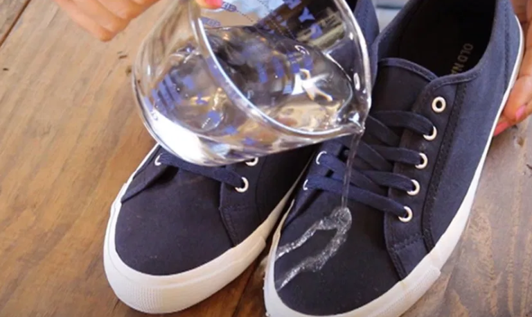 Fantastičan i koristan trik: Evo kako cipele i torbe učiniti vodootpornima, potrebne su samo dvije stvari