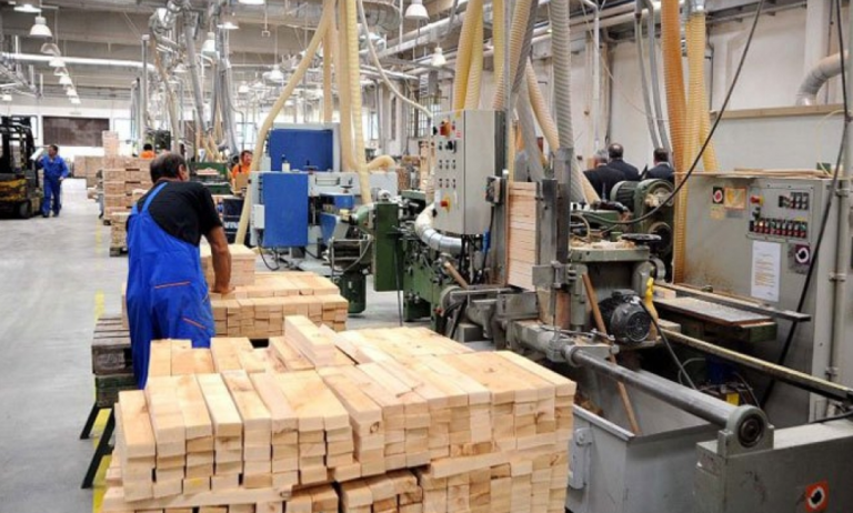 Šansa za zaposlenje 40 mladih i žena u drvnoj industriji