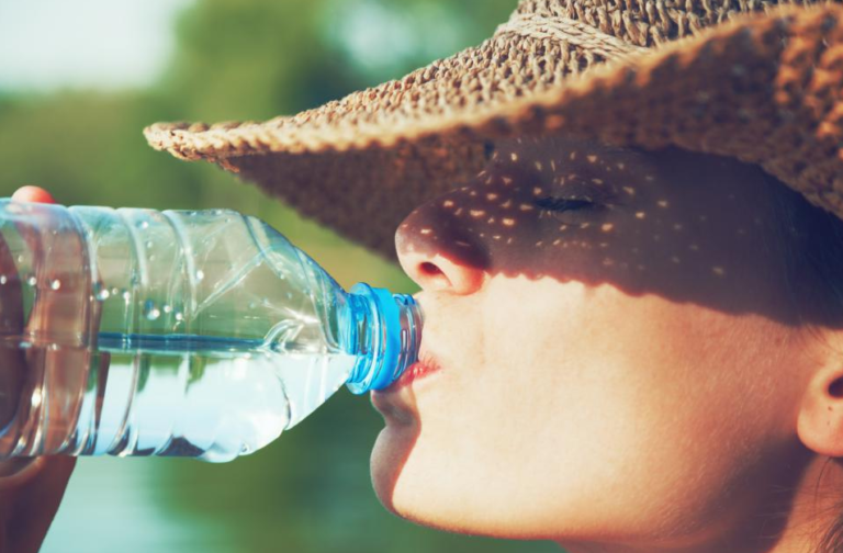 Šest jednostavnih trikova pomoću kojih možete piti više vode