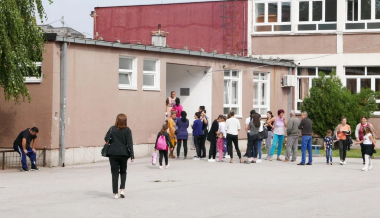 Uoči početka nastave u BIH: U još jednoj školi zaražen nastavnik, nastava se neće obustavljati!