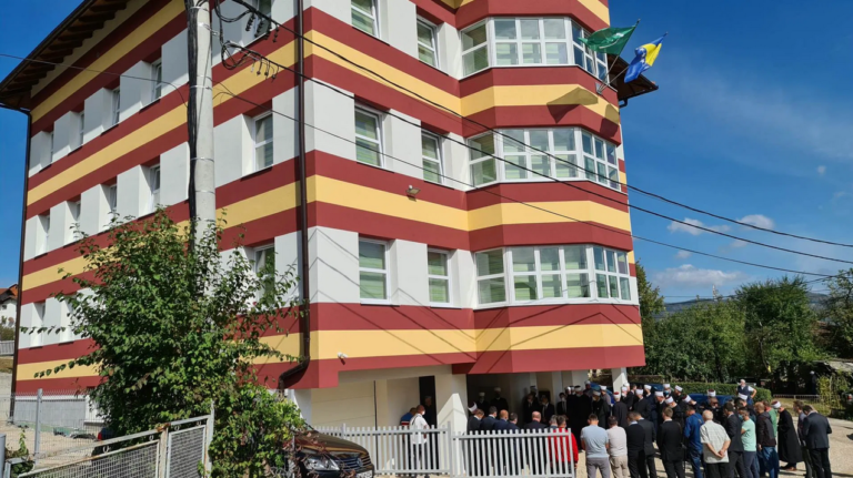 Doboj: Otvorena zgrada Medžlisa, jedan od donatora bio i Dodik