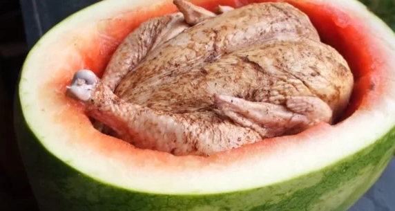 Recept koji morate probati: Ispecite pile u lubenici