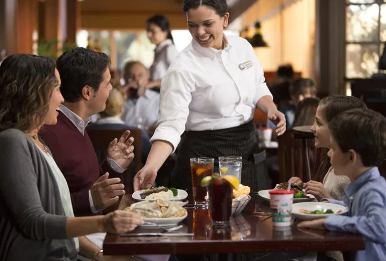 Ovo su trikovi kojima se konobari koriste za veći bakšiš