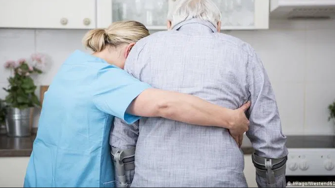 Ispovijest njegovateljice u Njemačkoj: Rade i nakon “laku noć”