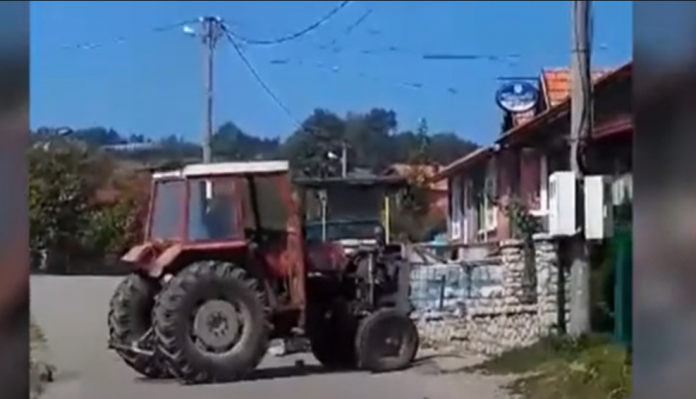 Traktorom srusio ogradu komsiji nakon svade 696x399 1