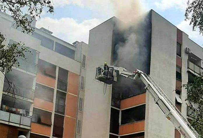 V2ATROGASCI SPASILI TRUDNICU I DIJETE IZ GORUĆEG STANA 696x473 1