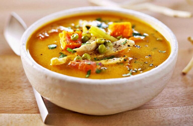 Ukusno, zdravo i jeftino: Recept za varivo od piletine, idealno za hladne dane